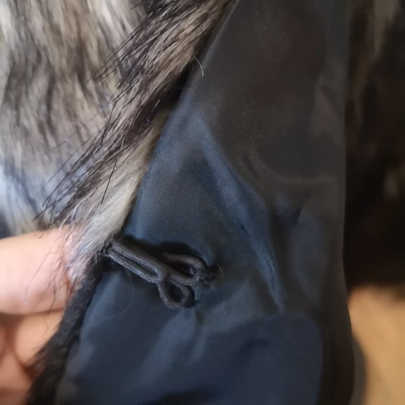 2/$40 Petite Studio Faux Fur Vest New - Picture 3 of 8